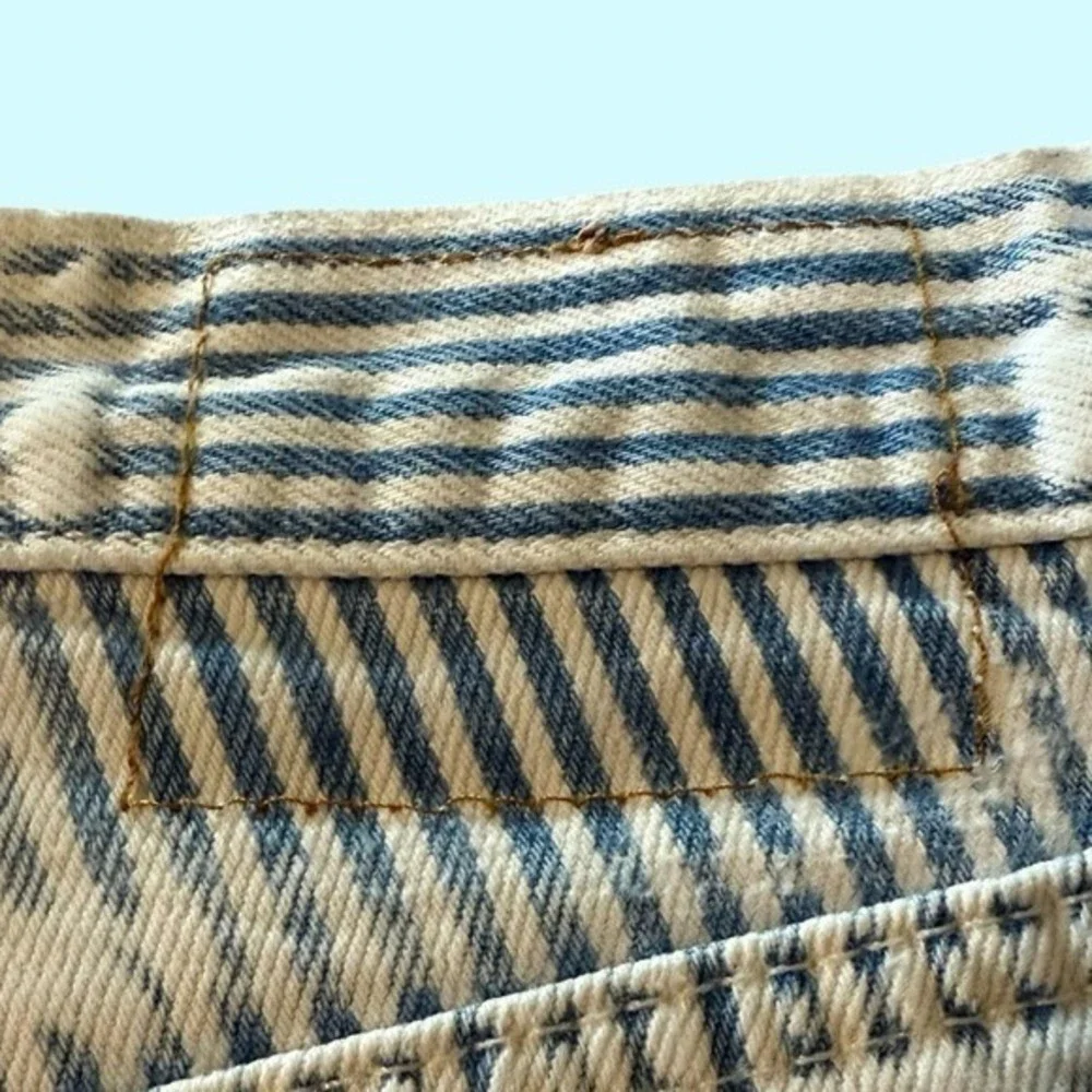 Levis 501 Vintage 80s 29x34 Striped Ghost Wash High Waisted USA